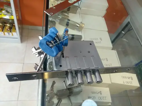 puede ser una imagen ilustrativa de cerrajeros en bogota